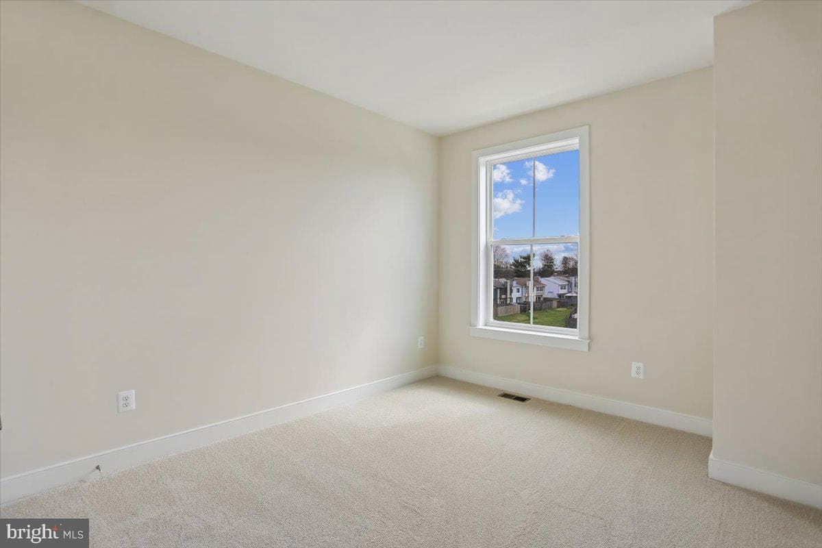 207 Allen Lane photo 43