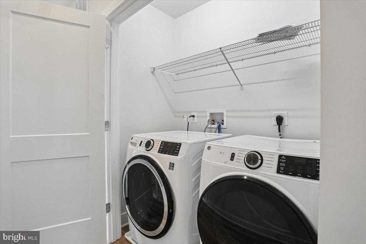 207 Allen Lane photo 50