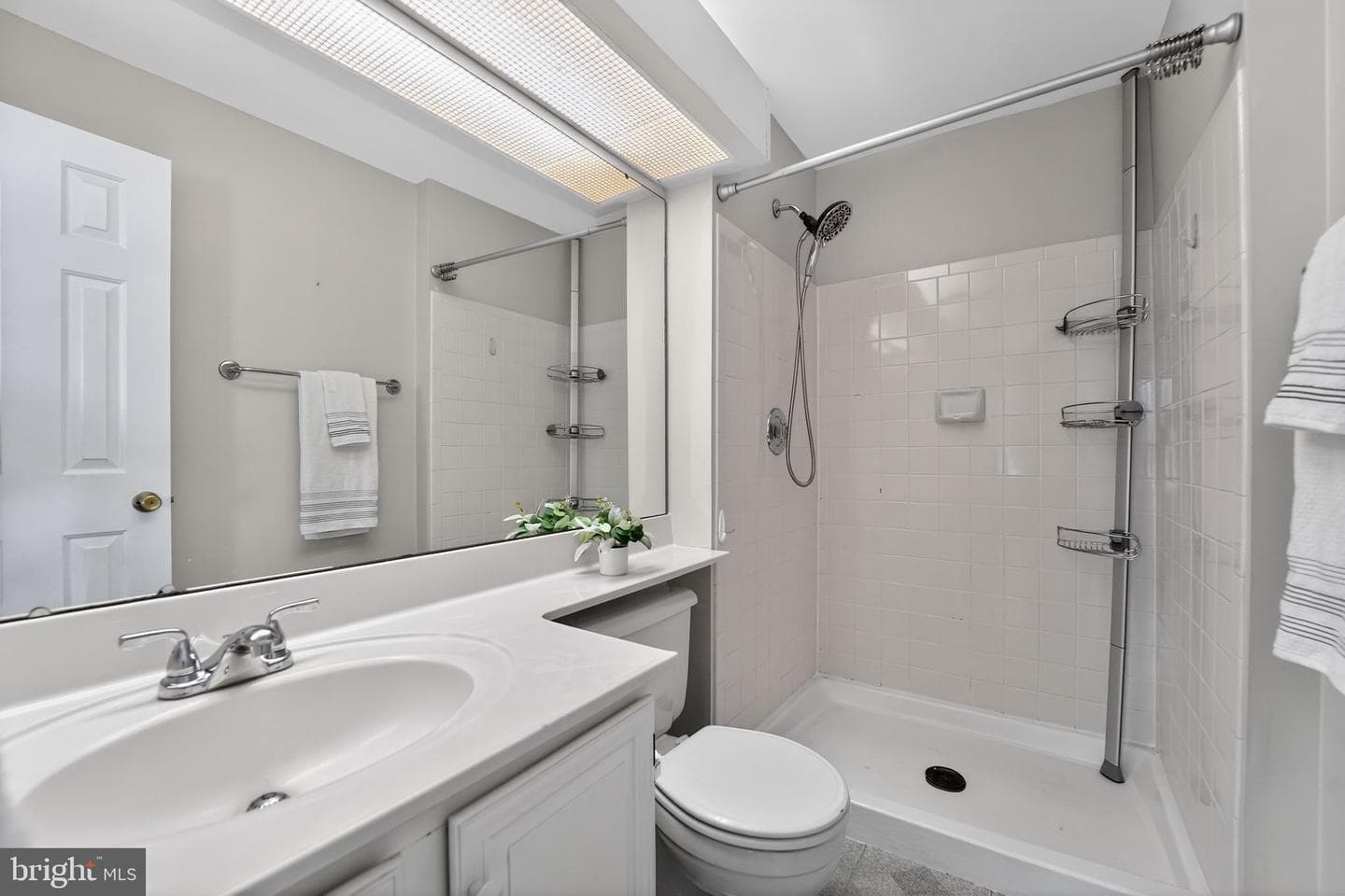 708 Suffield Drive photo 2