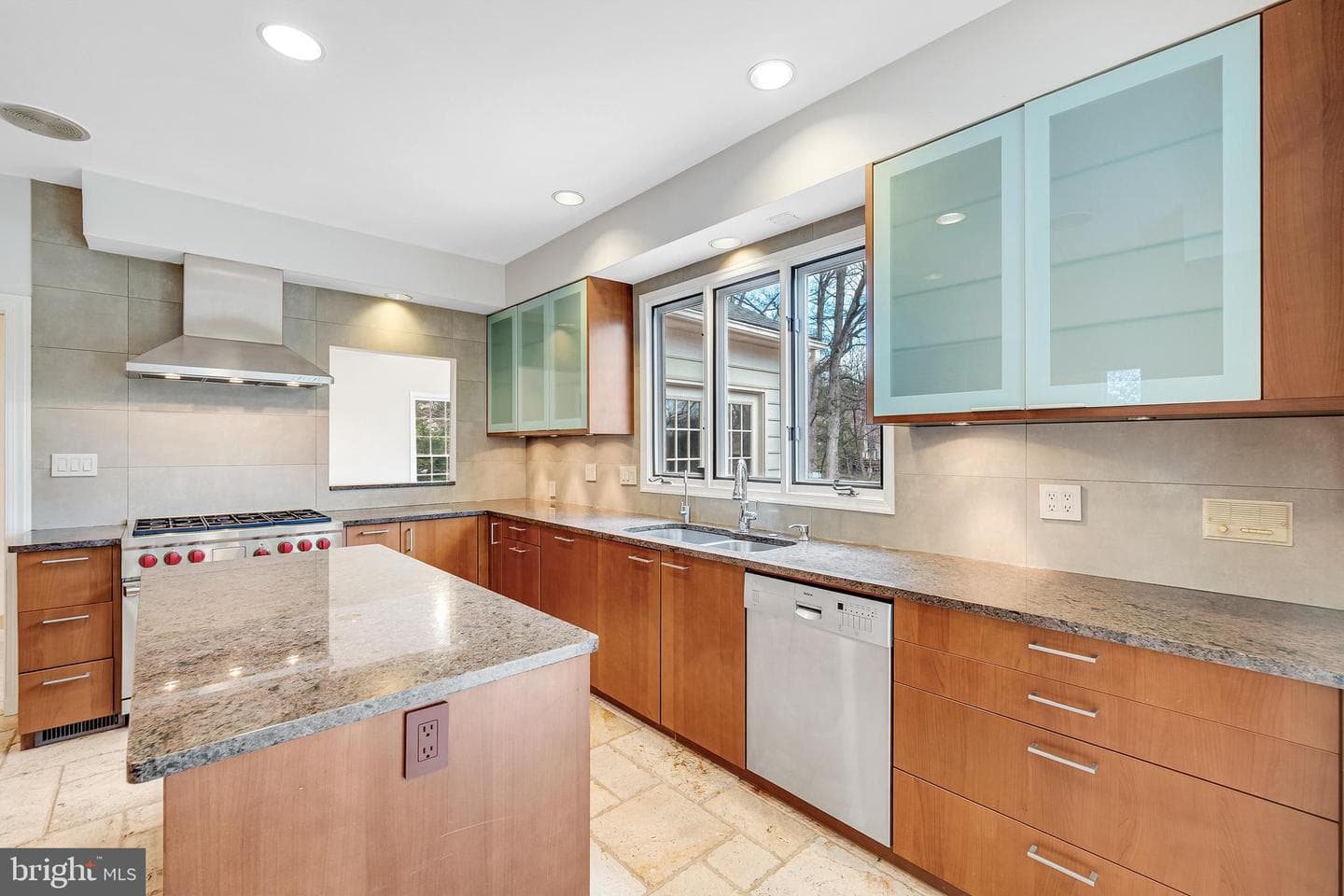 5825 Mossrock photo 15
