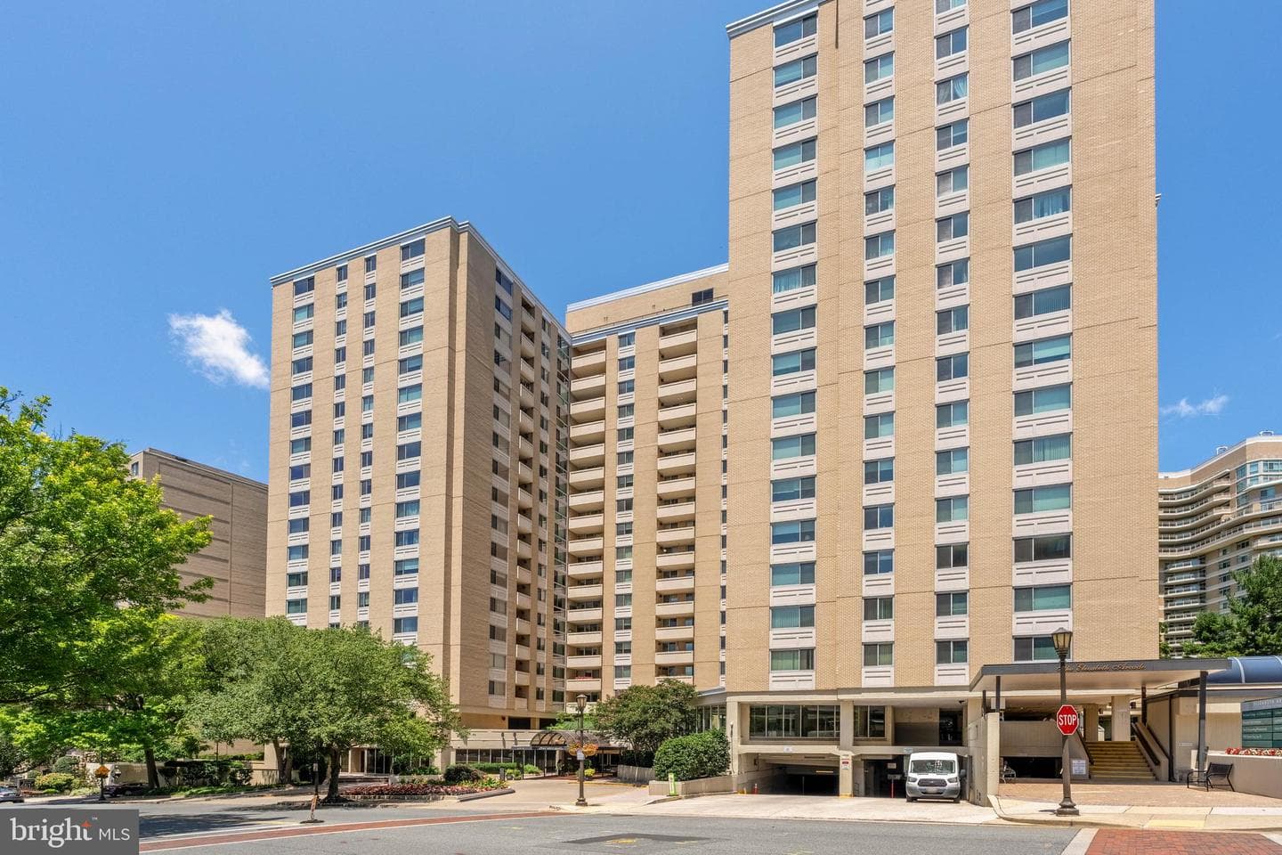 4601 N Park Avenue #1118