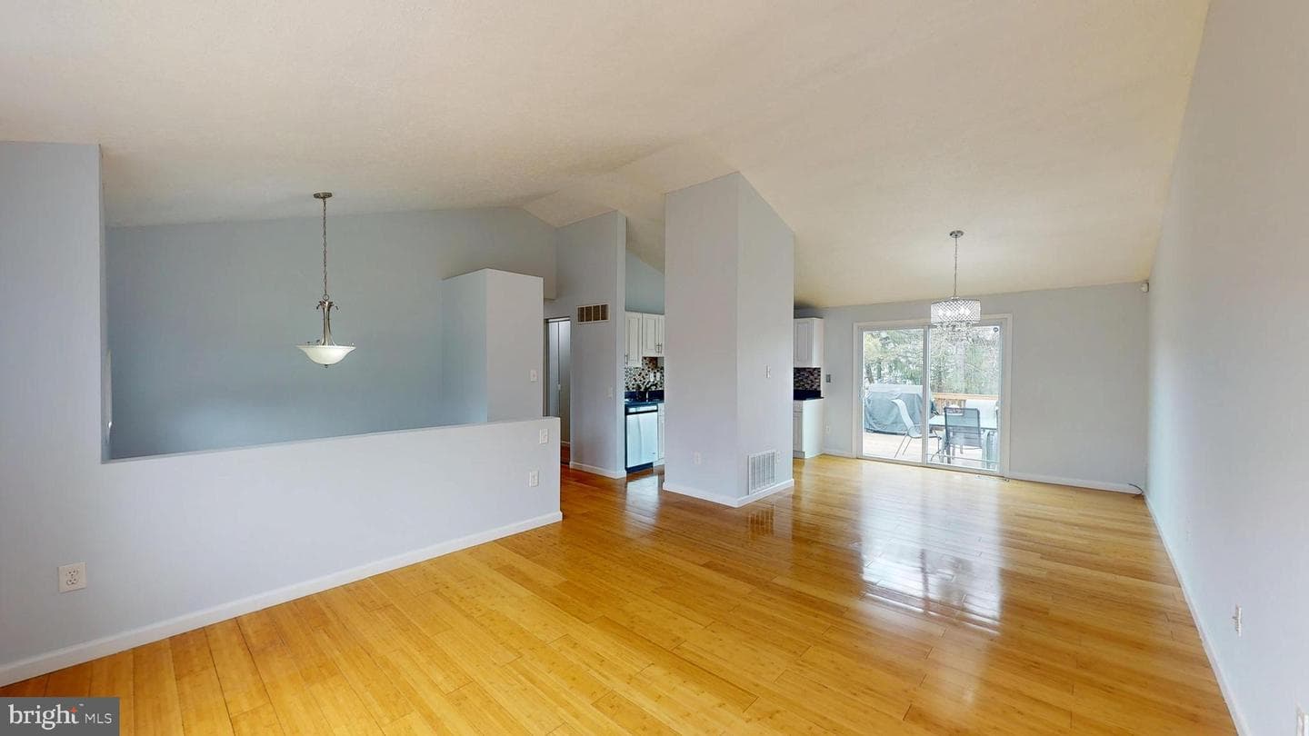 7701 Ivy Oak Drive photo 9