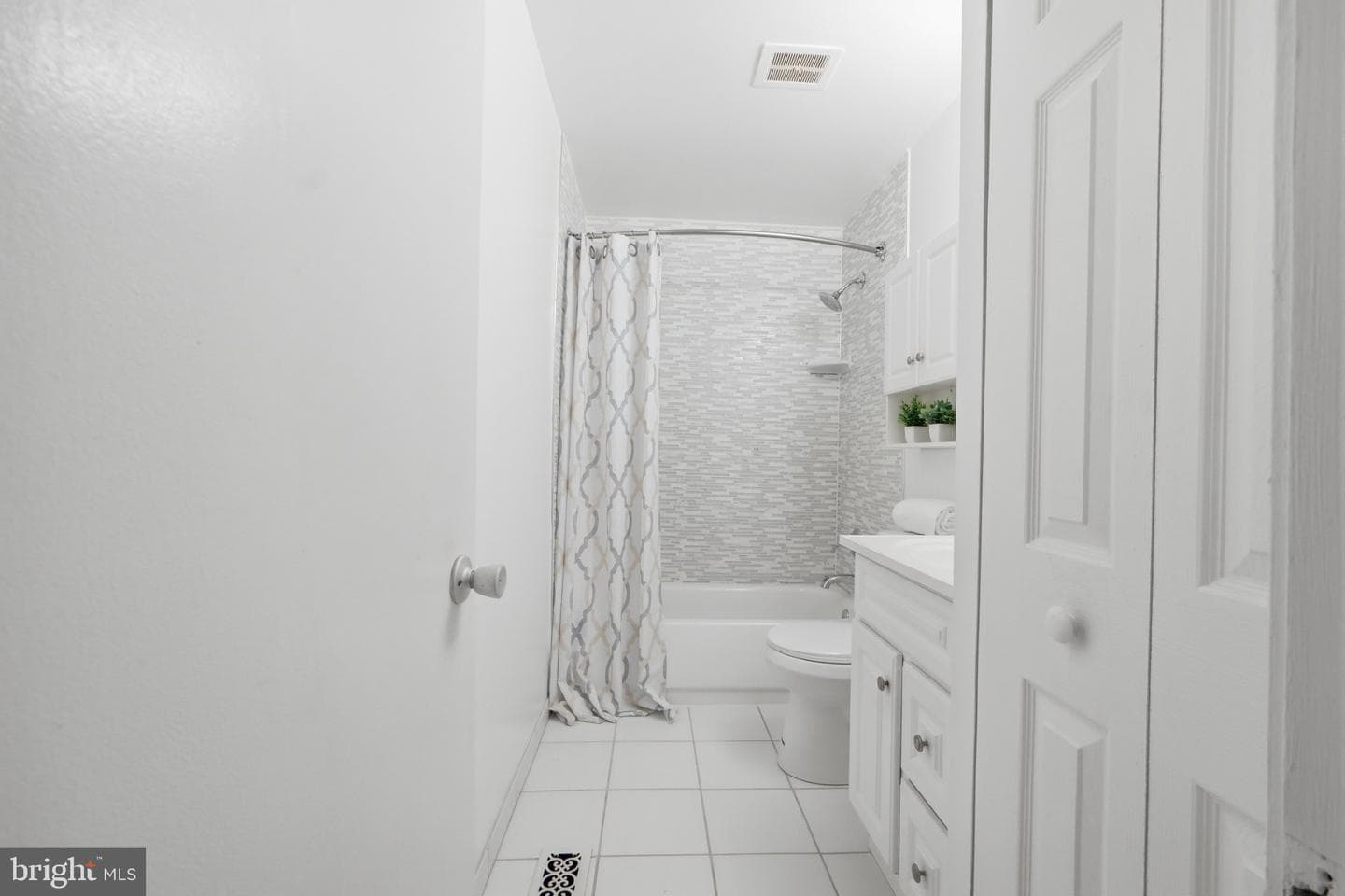 9637 Marston Lane photo 17