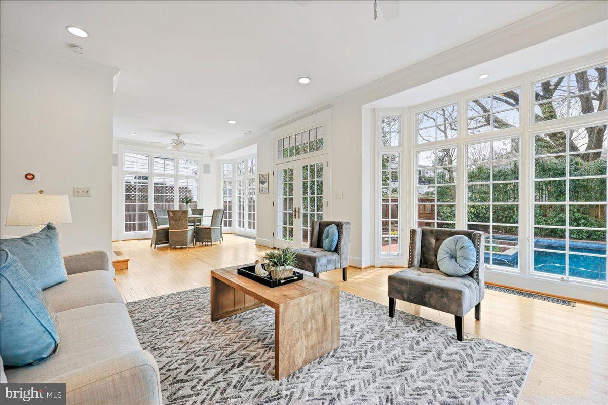 4913 Chevy Chase Boulevard photo 3