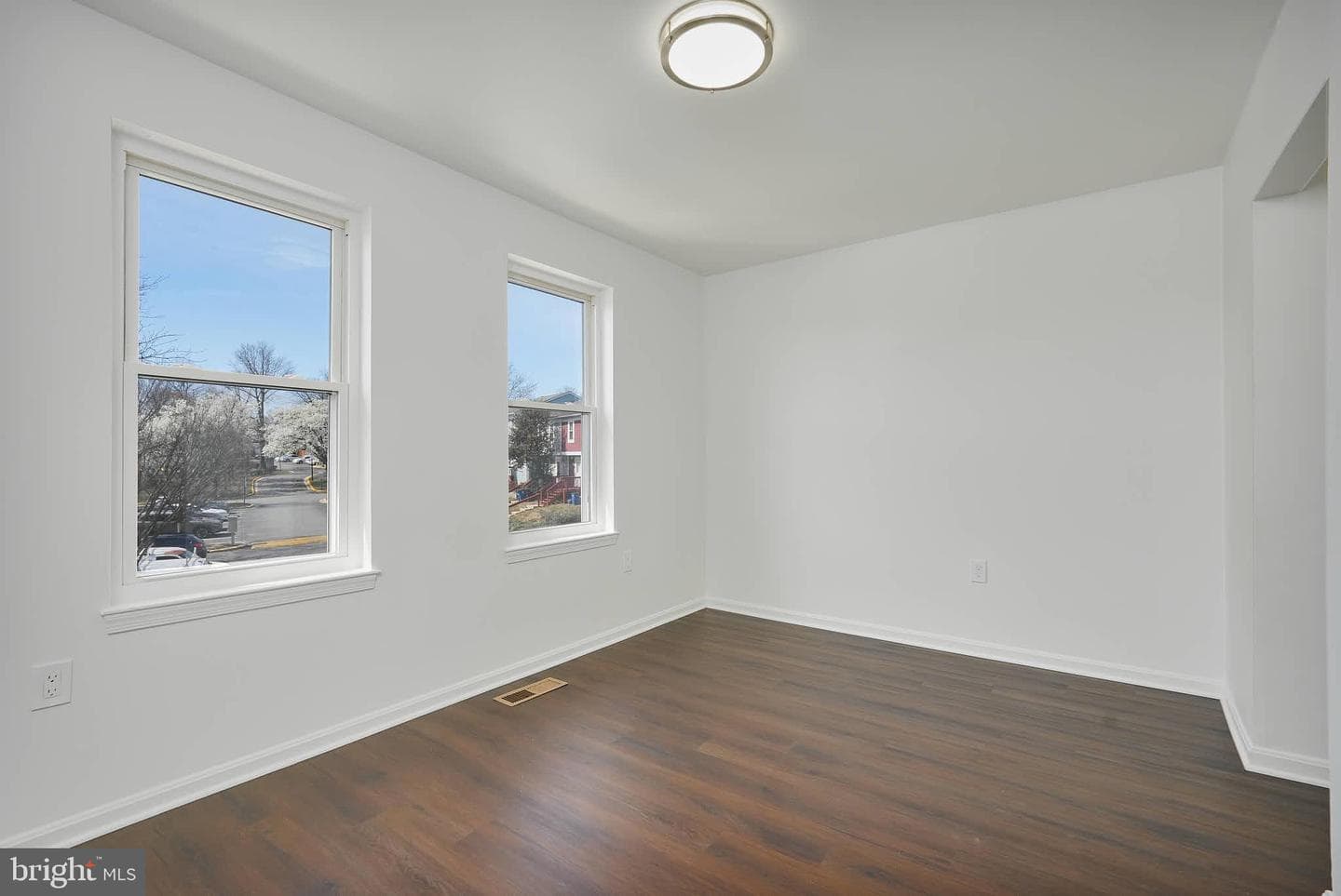 3034 Shepperton Terrace photo 18