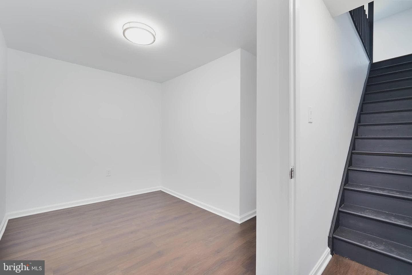 3034 Shepperton Terrace photo 26