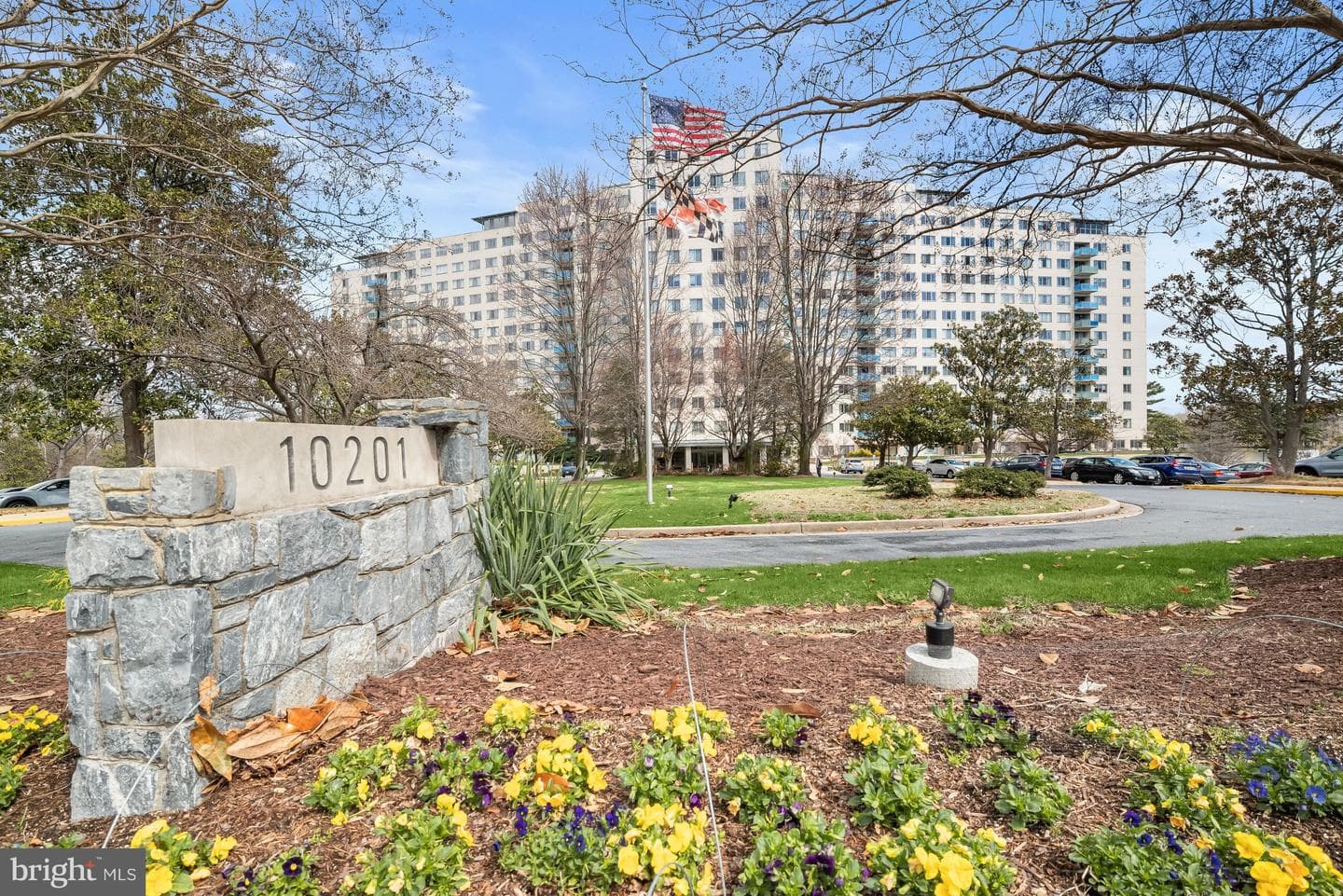 10201 Grosvenor Place #1215 photo 1