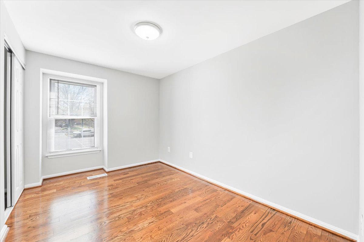 17641 Longview Lane photo 4