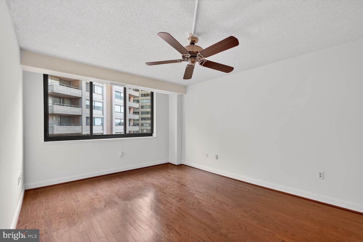 4550 N Park Avenue N #914 photo 22
