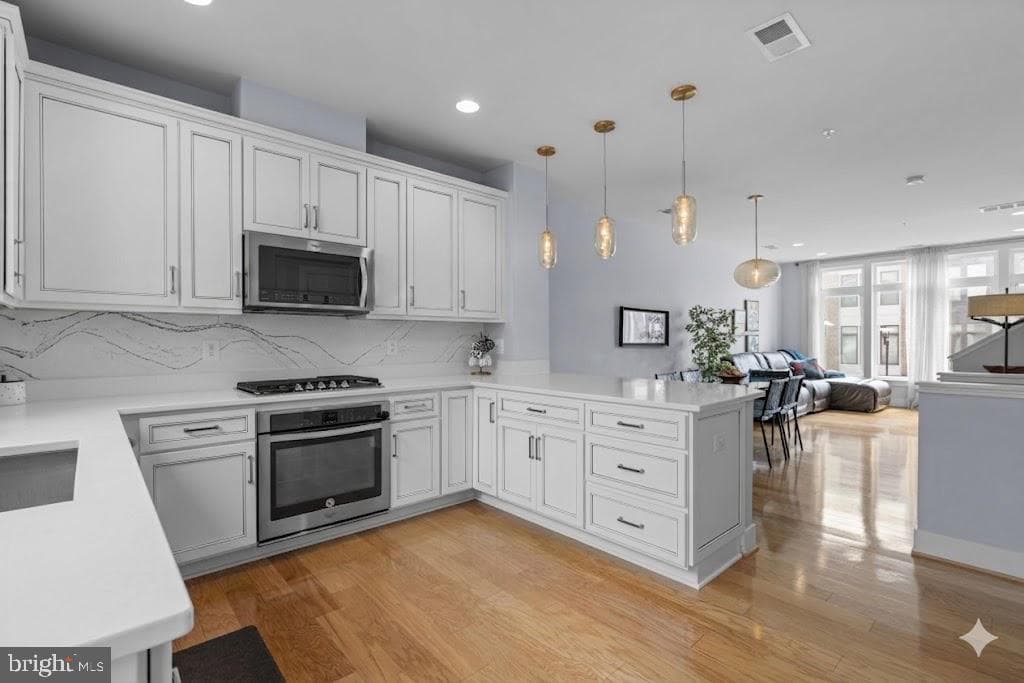 8087 Tribeca Street photo 4