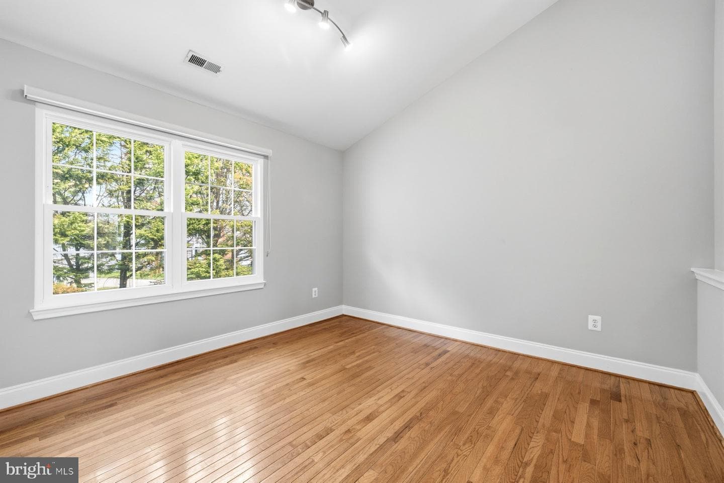 11101 Knights Court photo 27