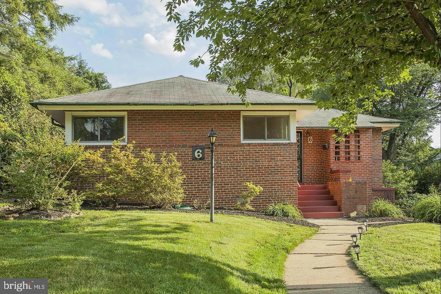 6 Woodmoor Drive