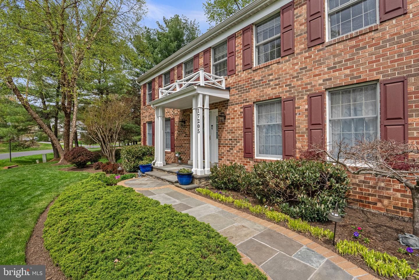 17205 Blossom View Drive photo 4