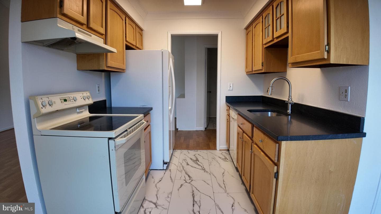 15311 Beaverbrook Court #90-3b photo 14