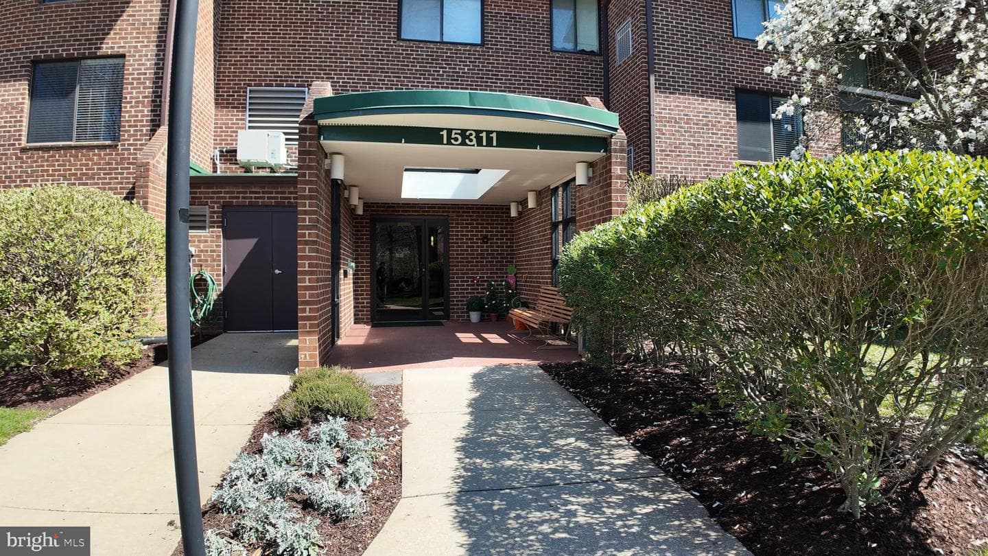 15311 Beaverbrook Court #90-3b photo 2