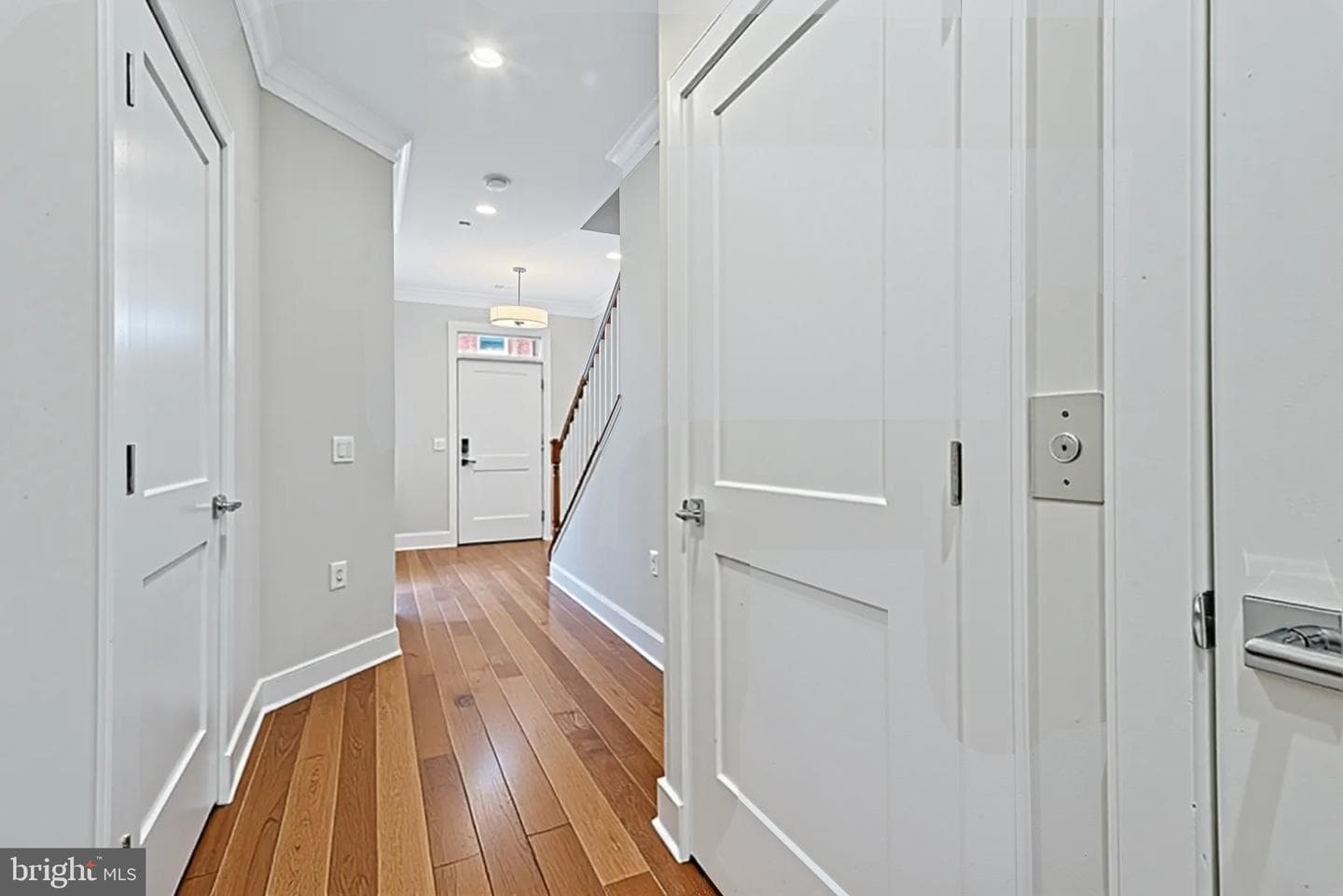 10274 Grosvenor Place photo 10