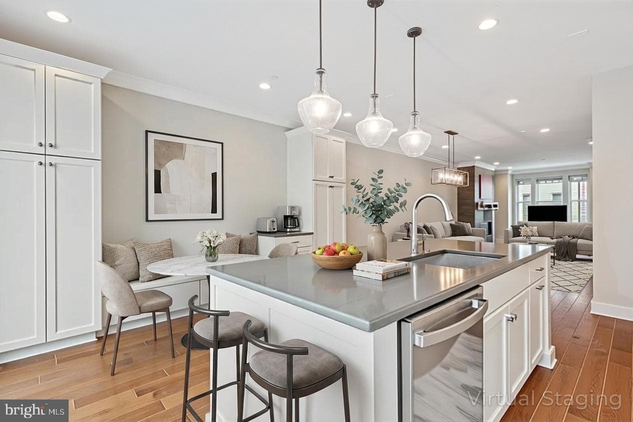 10274 Grosvenor Place photo 26