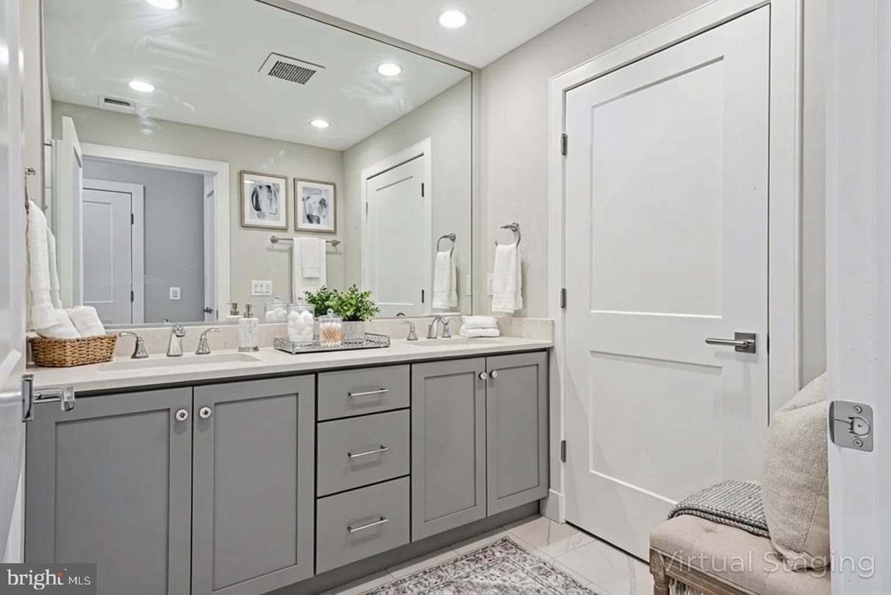 10274 Grosvenor Place photo 47