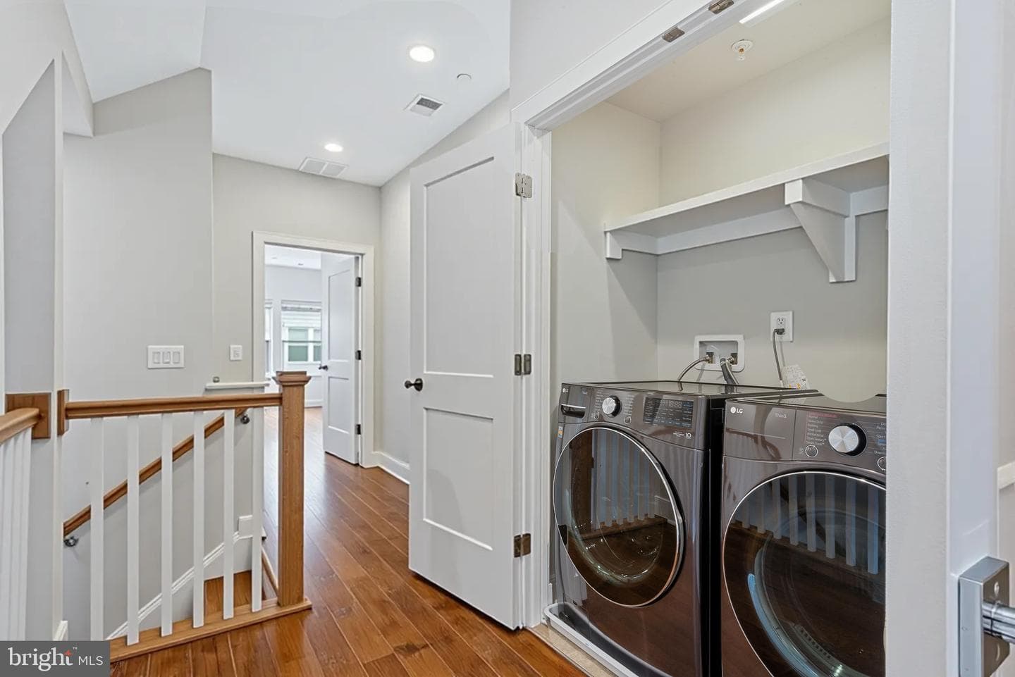 10274 Grosvenor Place photo 52