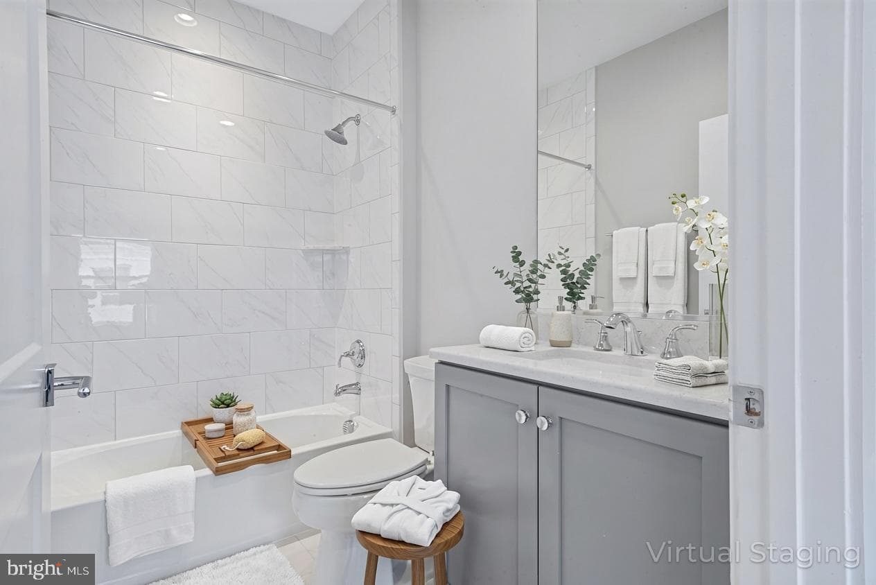 10274 Grosvenor Place photo 58