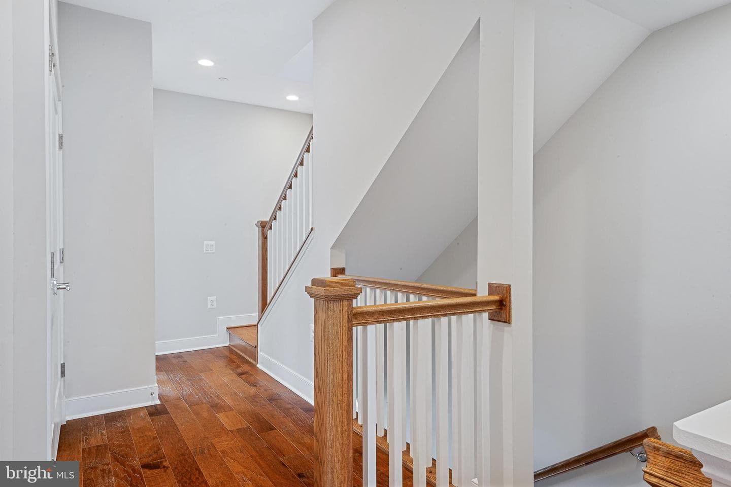 10274 Grosvenor Place photo 59