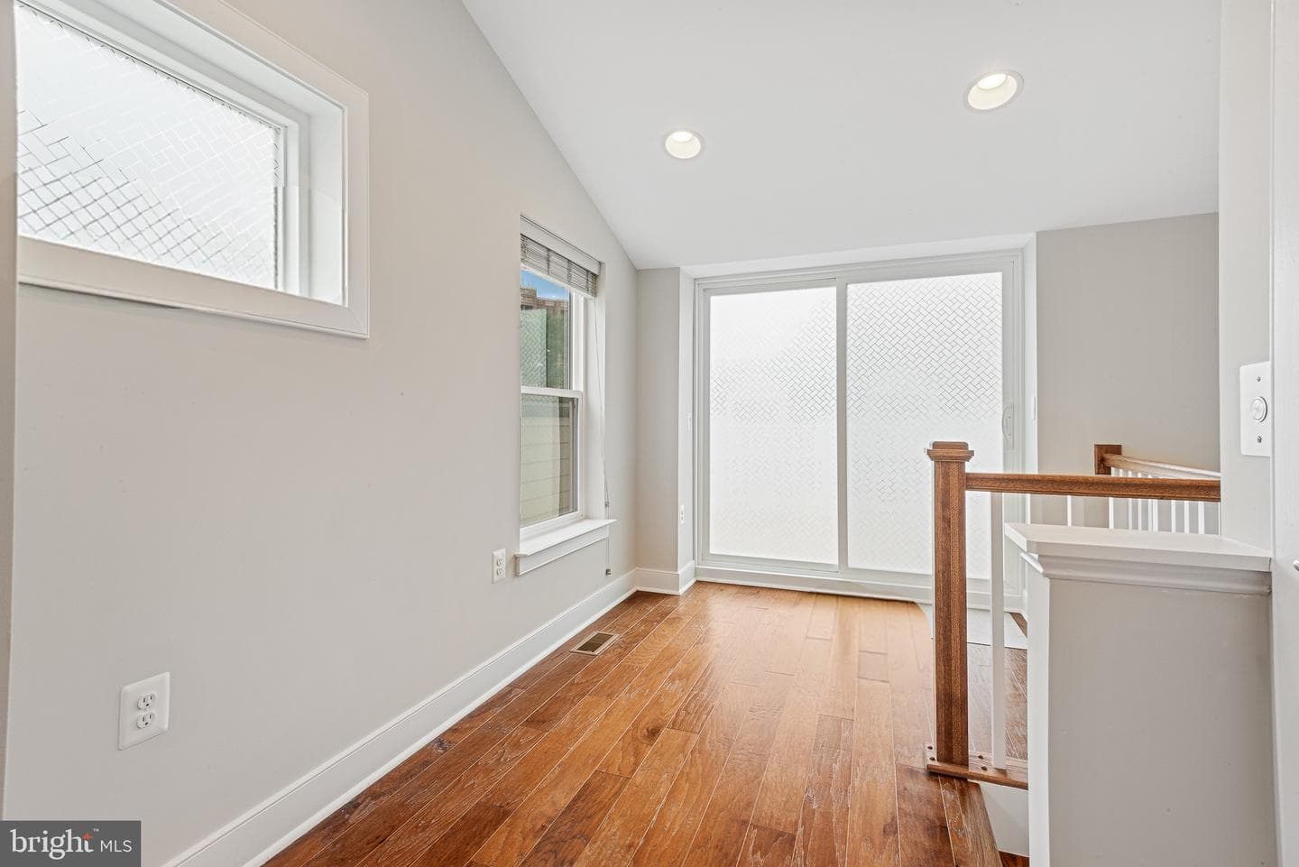 10274 Grosvenor Place photo 62