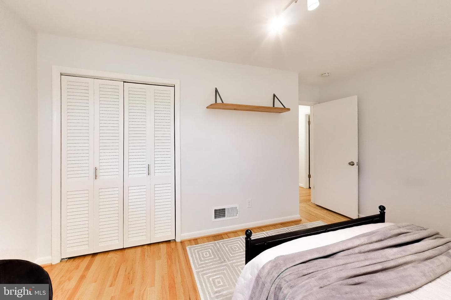 6514 Wilmett Road photo 20