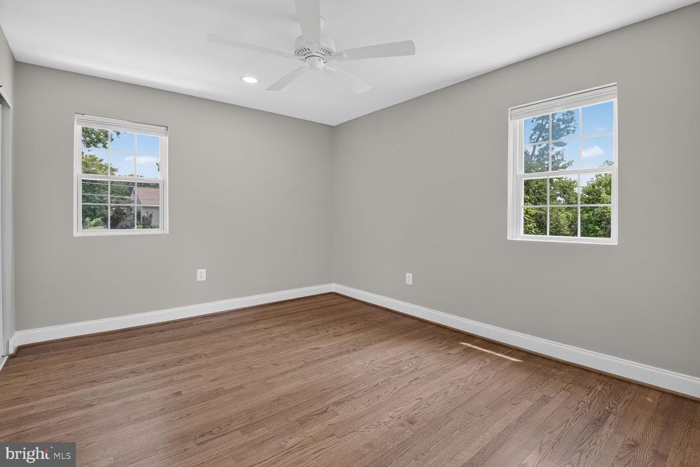 211 Charles Street photo 13