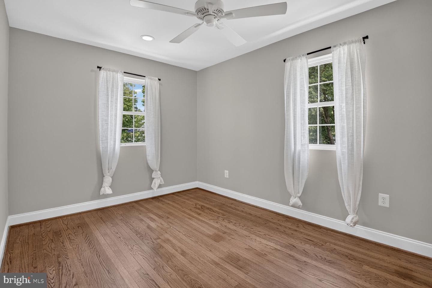211 Charles Street photo 14
