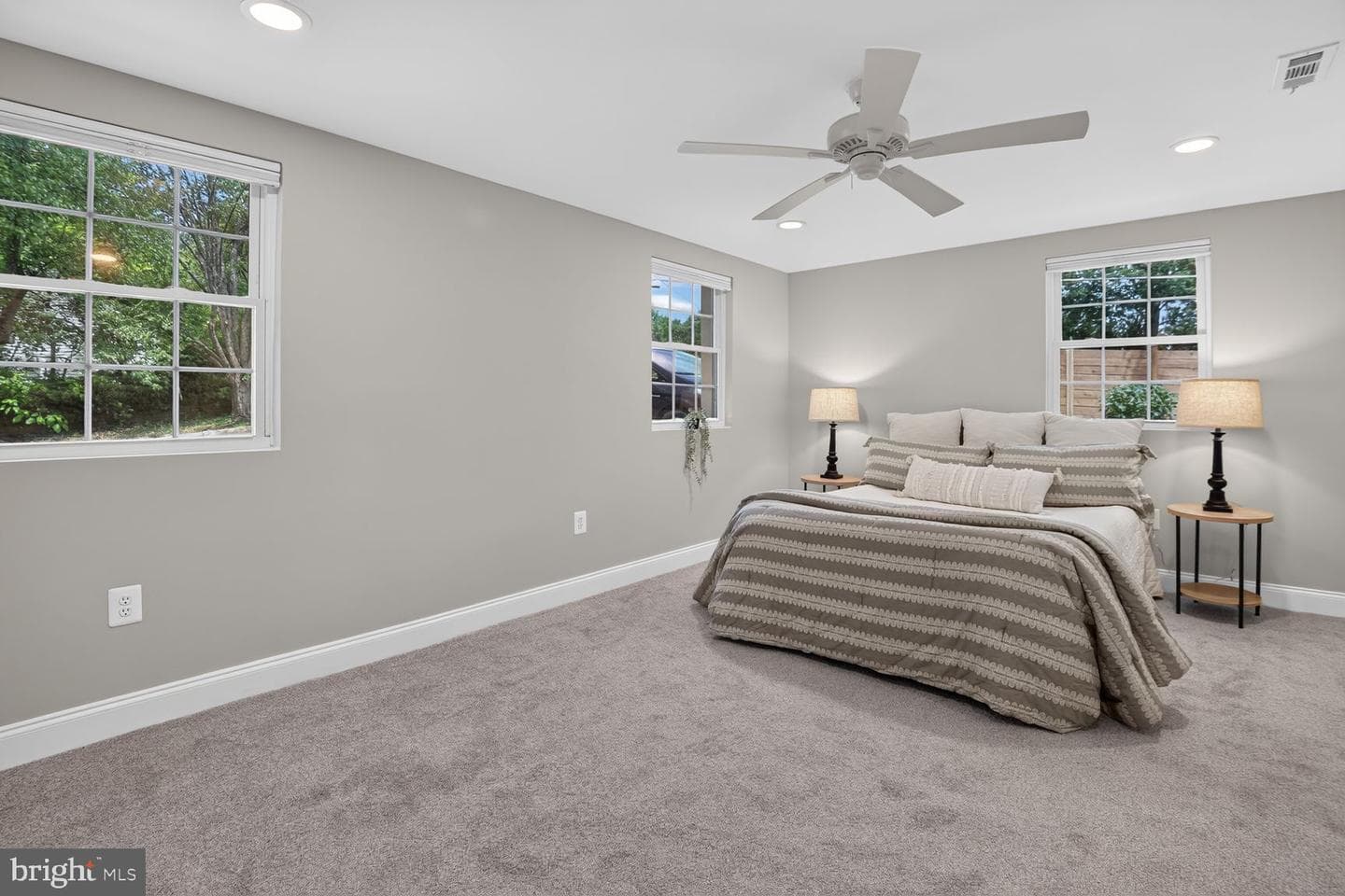 211 Charles Street photo 20
