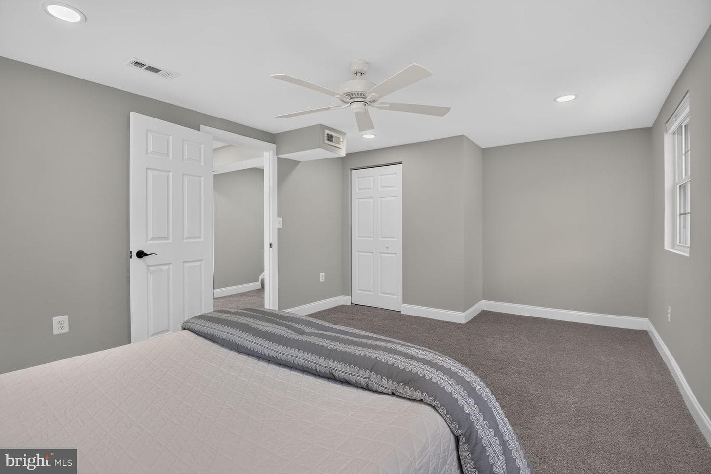 211 Charles Street photo 21
