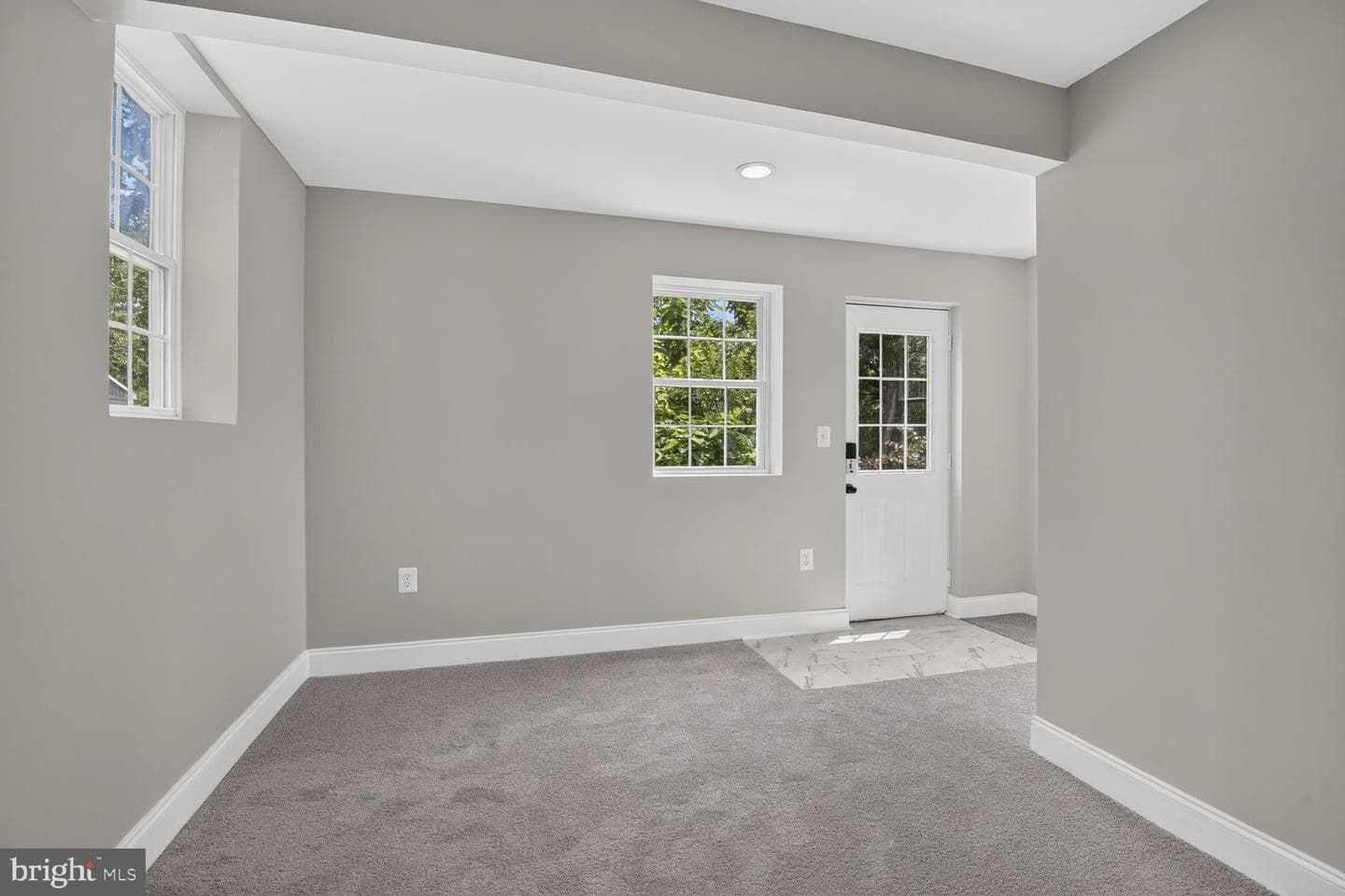 211 Charles Street photo 27