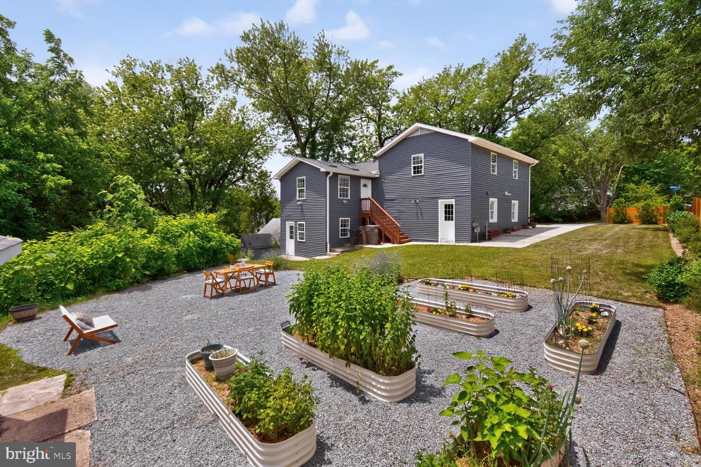 211 Charles Street photo 28