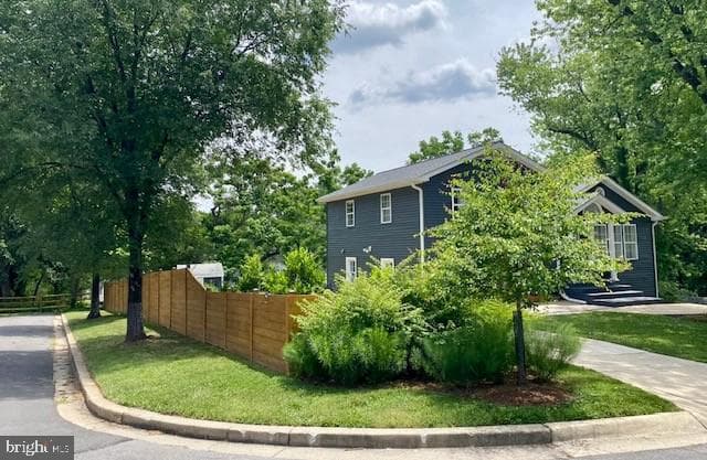 211 Charles Street photo 34