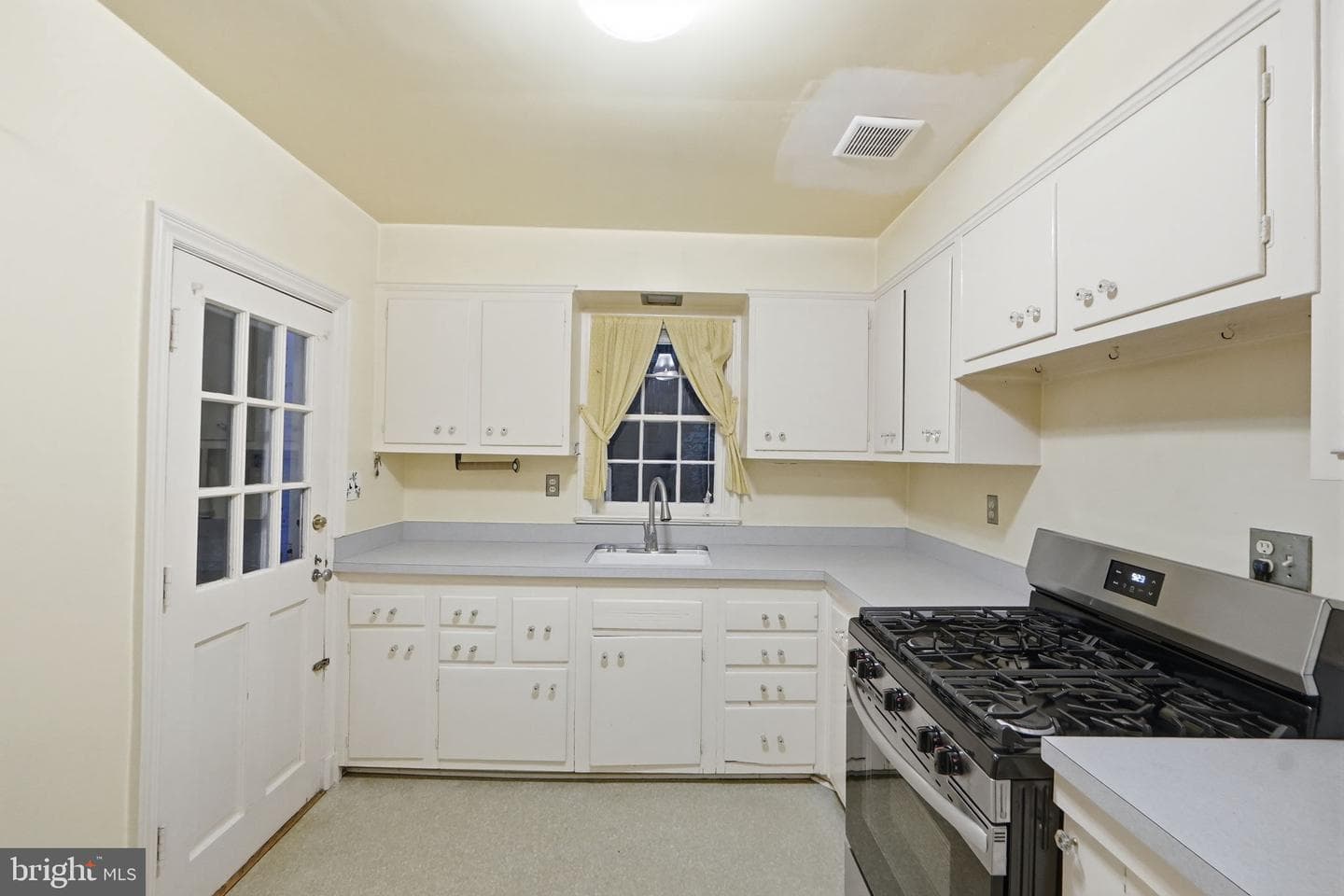 5216 Farrington Road photo 14