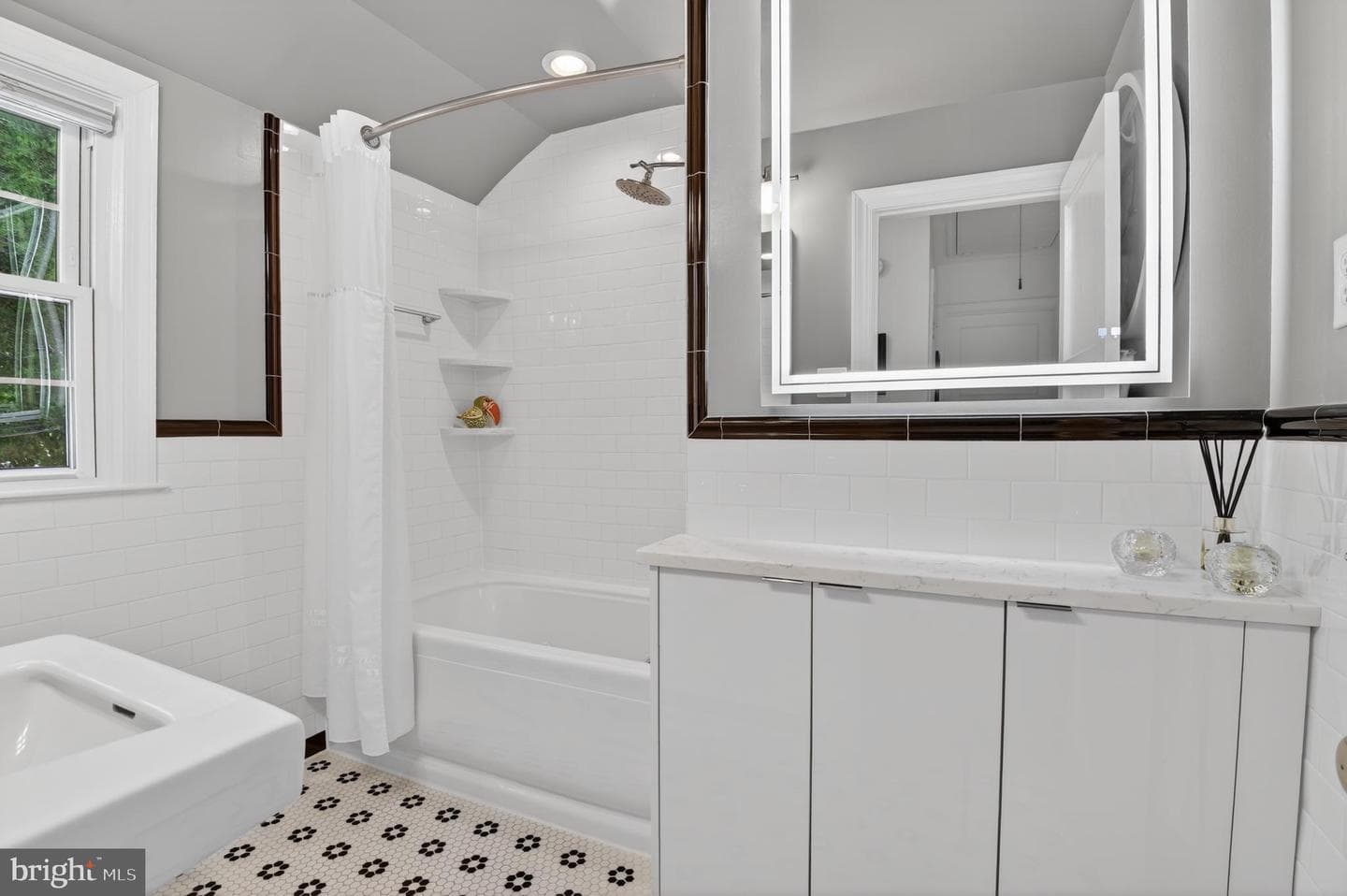 203 Baden Street photo 30