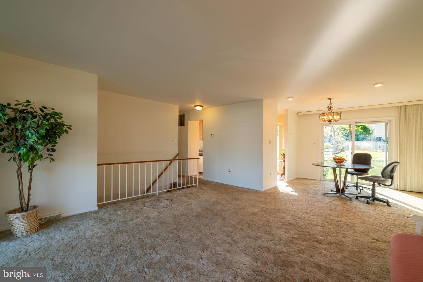 13820 Arctic Avenue photo 16