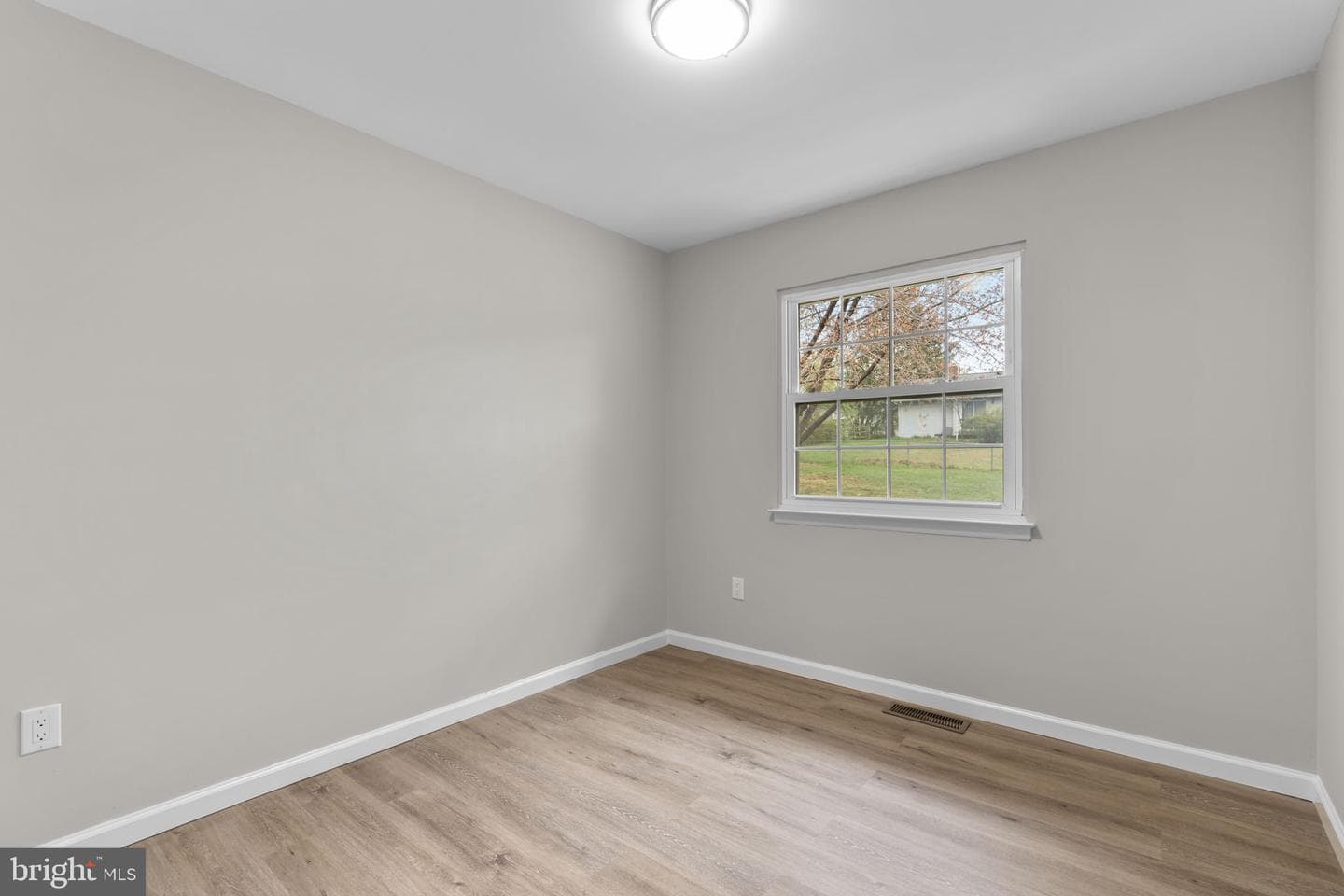 24320 Log House Road photo 23
