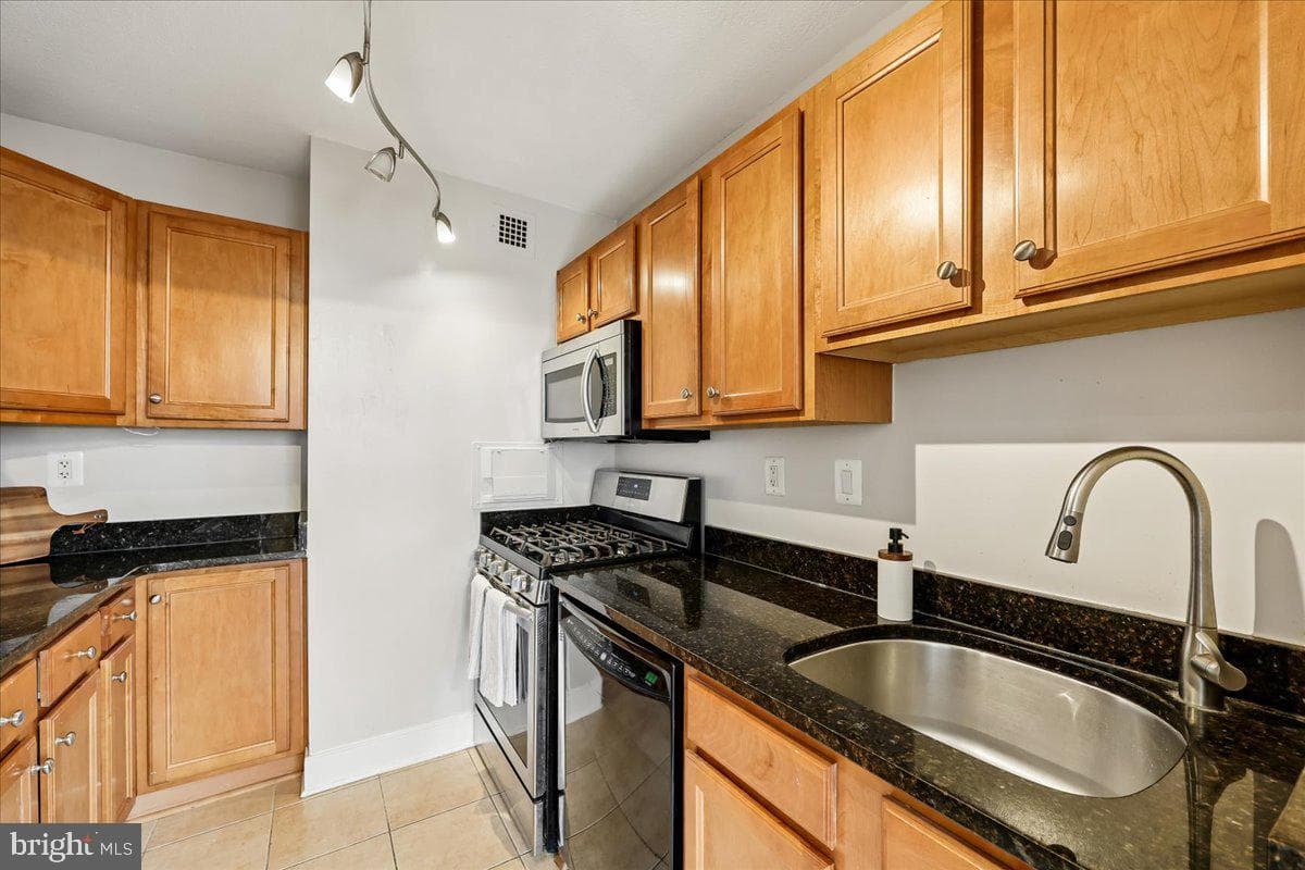 1220 Blair Mill Road #804 photo 5