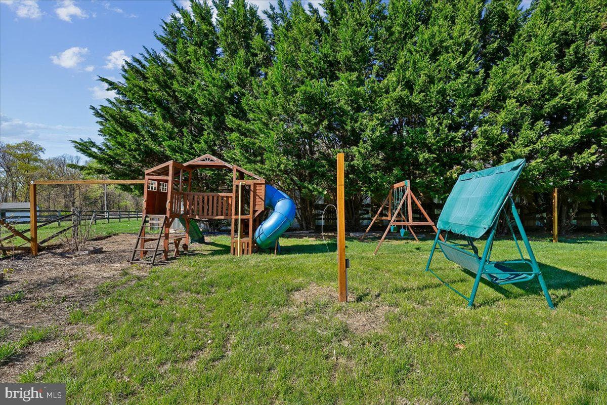 21712 Slidell Road photo 32