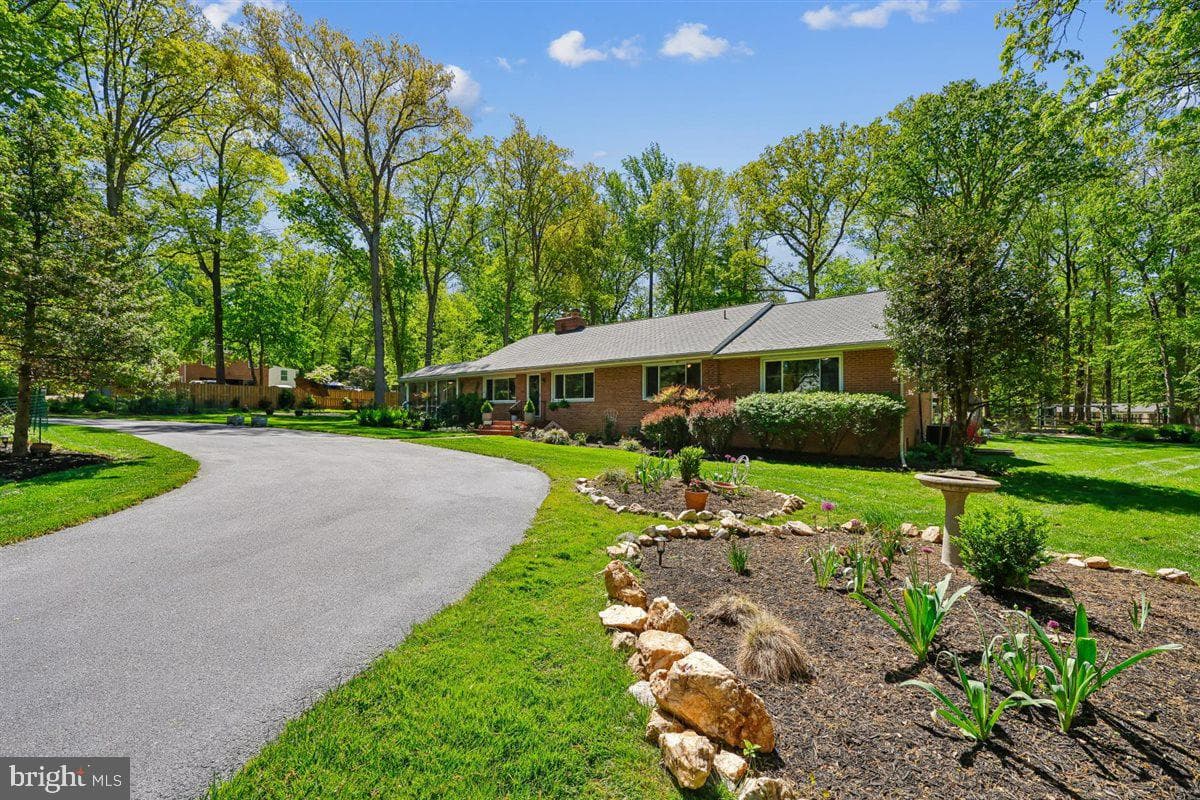 4318 Pinetree Road photo 2