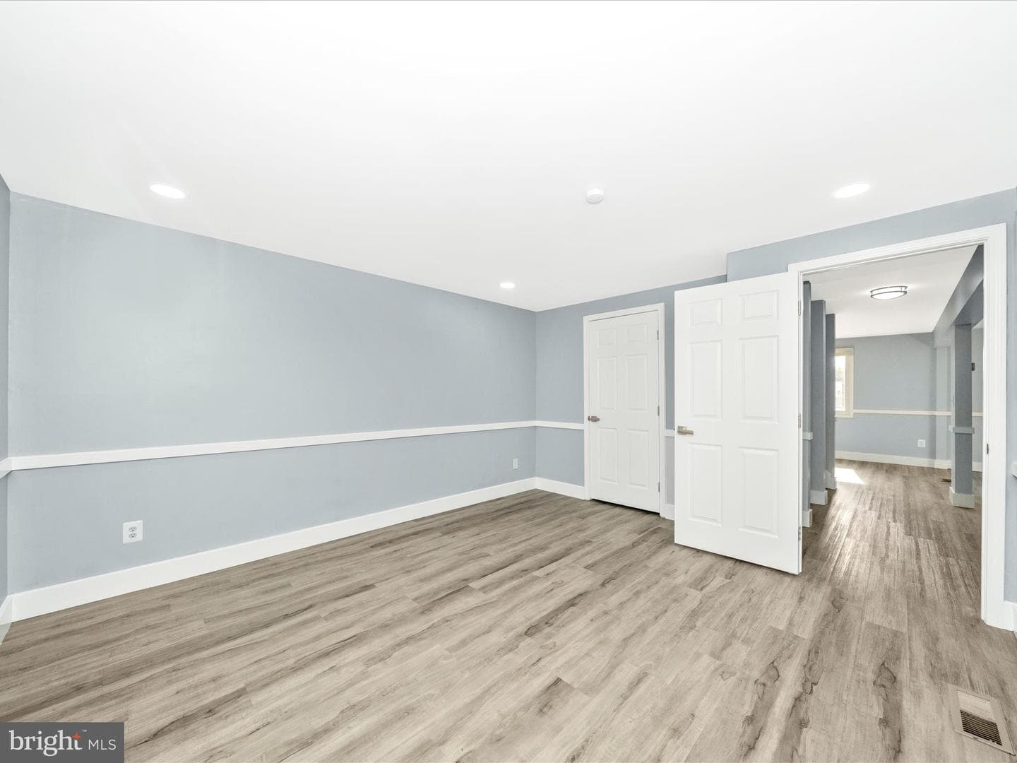 10513 Cambridge Court photo 26