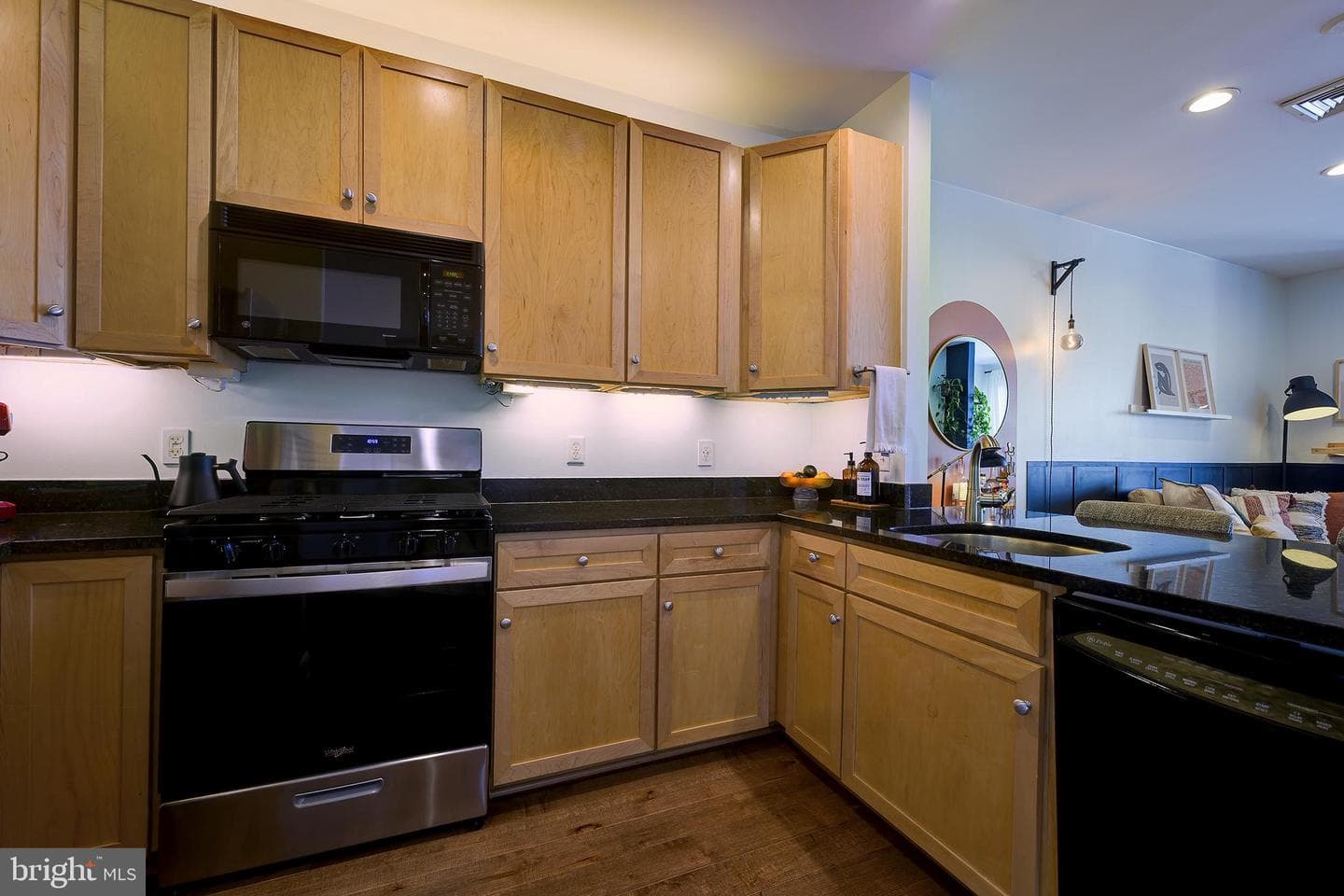 8045 Newell Street #514 photo 4