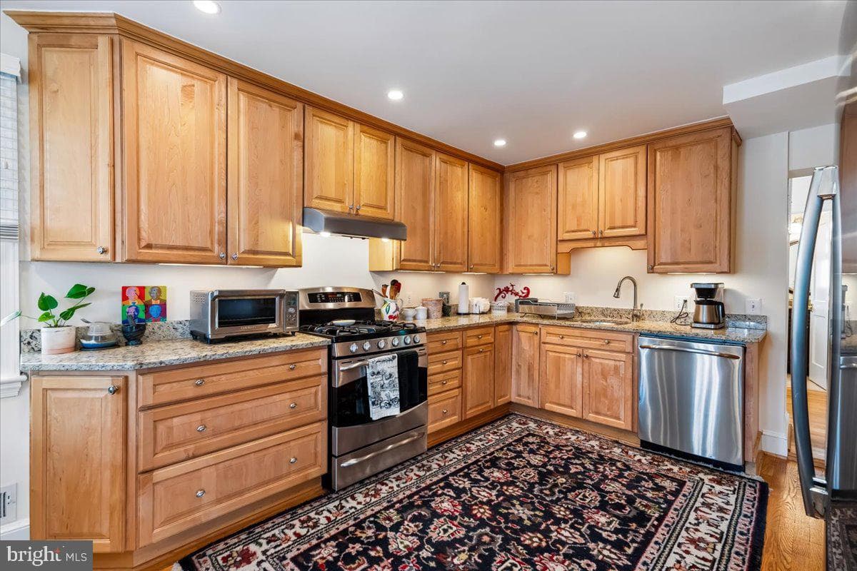 7910 Kentbury Drive photo 8