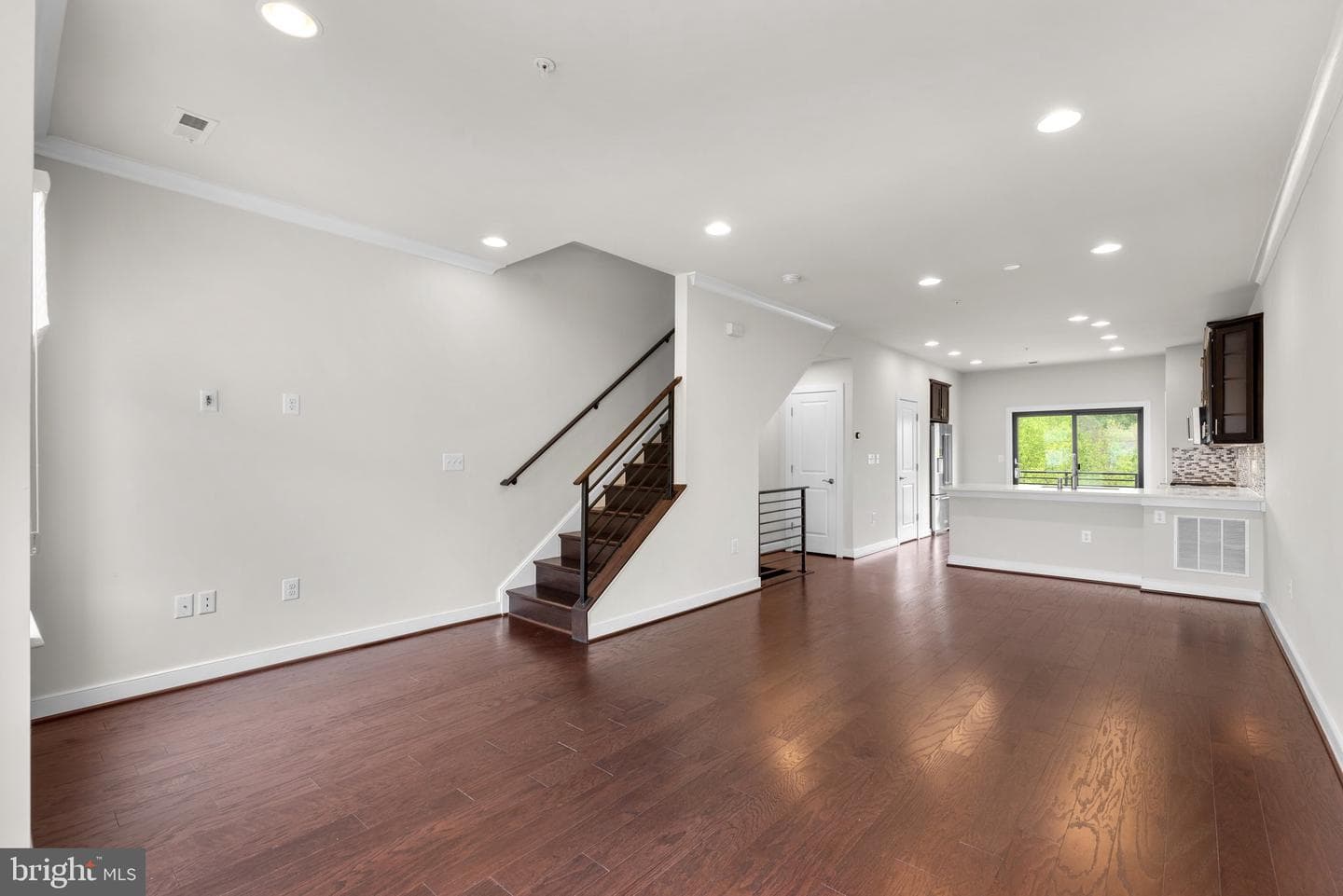 223 Crown Park Avenue photo 7