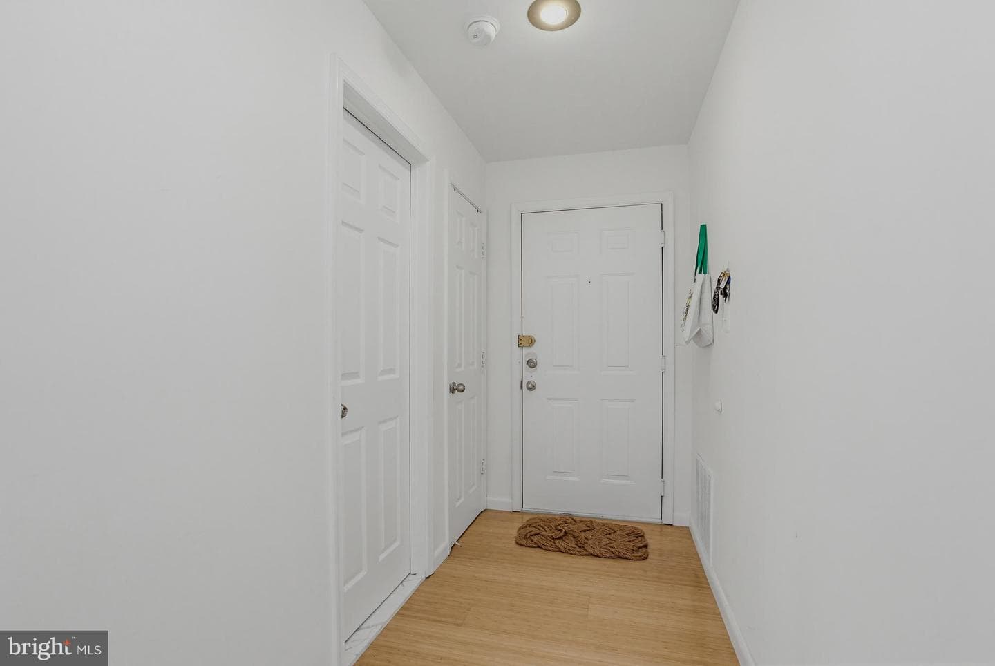 10007 Vanderbilt Circle #12 photo 6