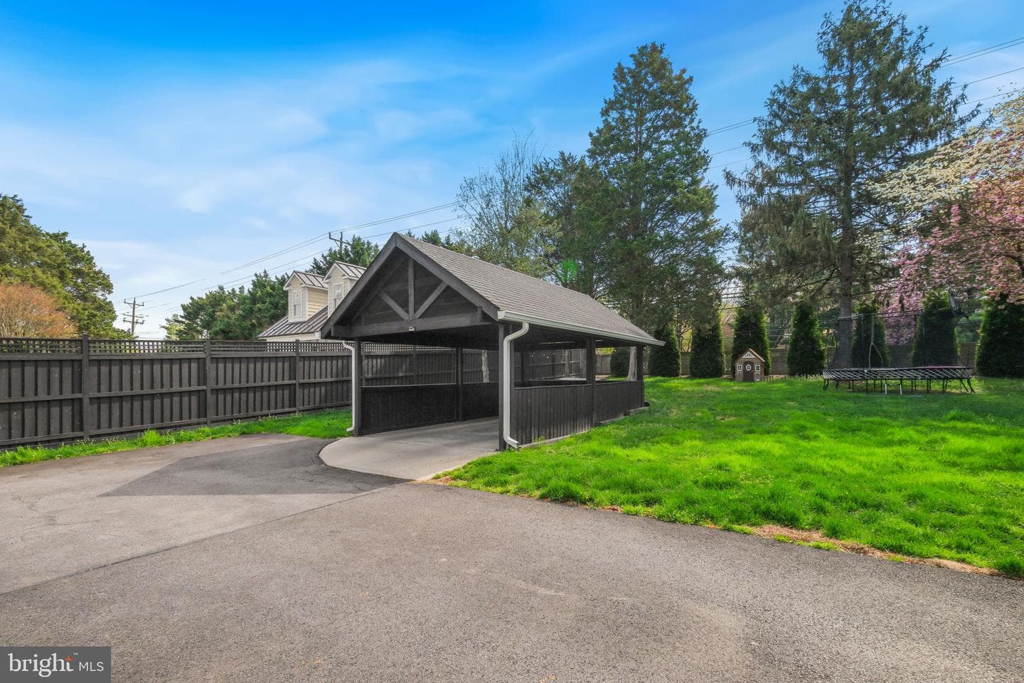 11005 Luxmanor Road photo 42
