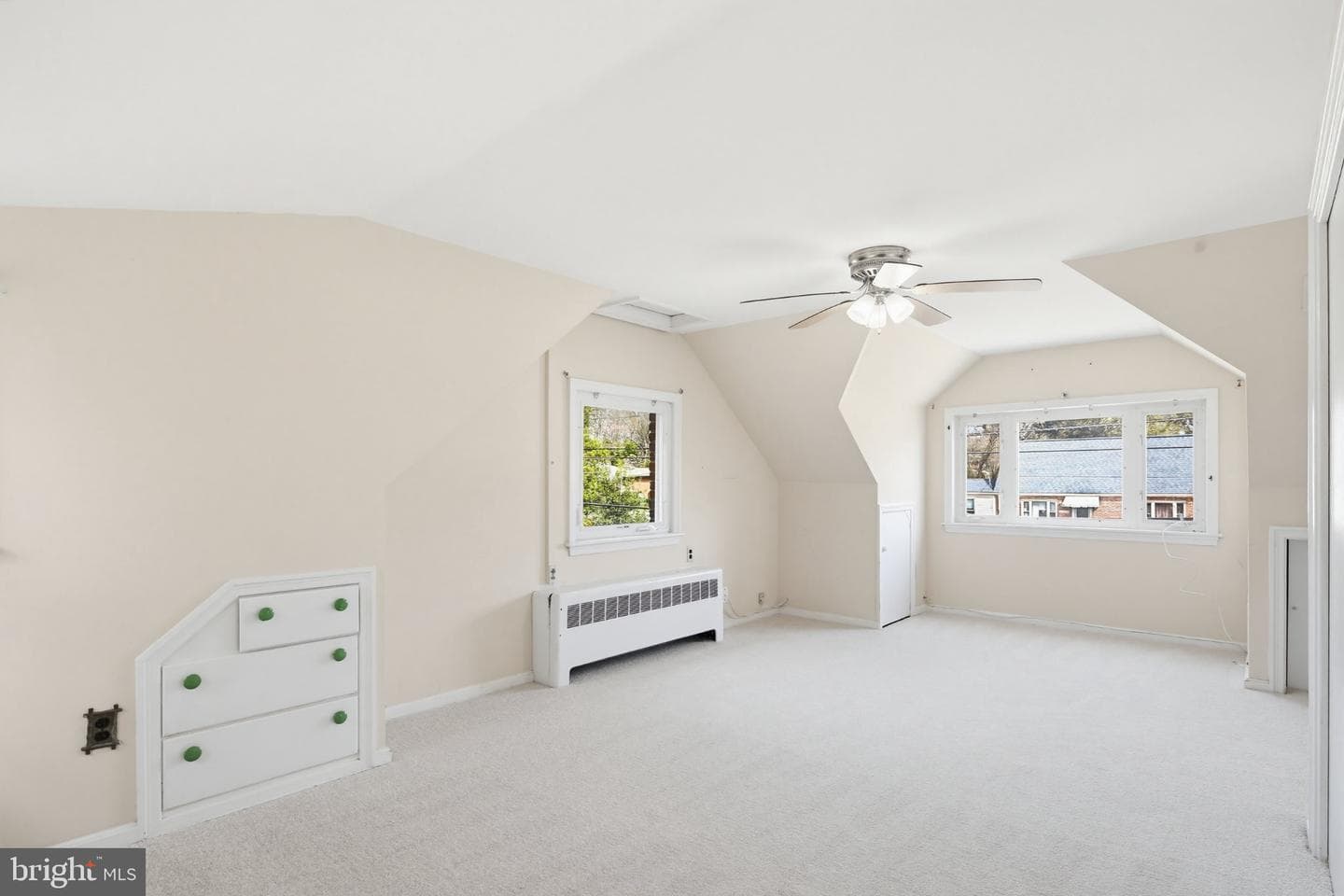 10202 Gardiner Avenue photo 23