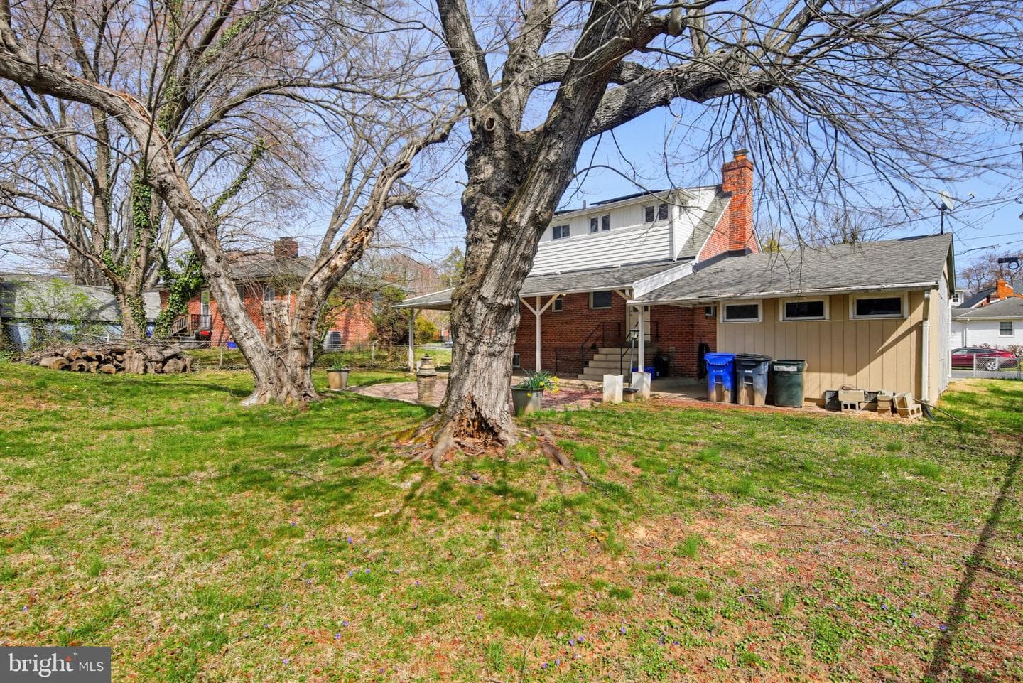 10202 Gardiner Avenue photo 36