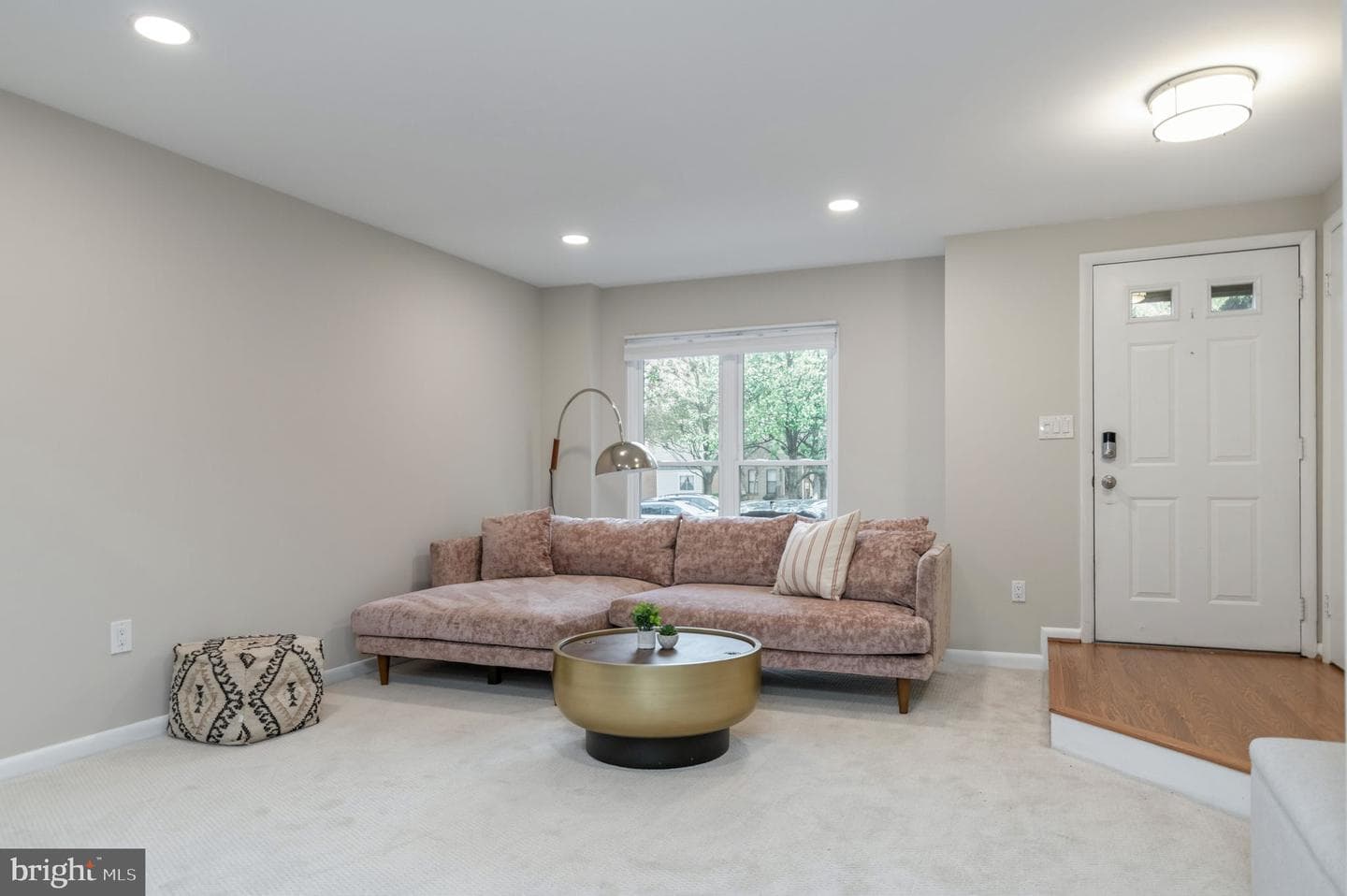 5304 King Charles Way photo 12